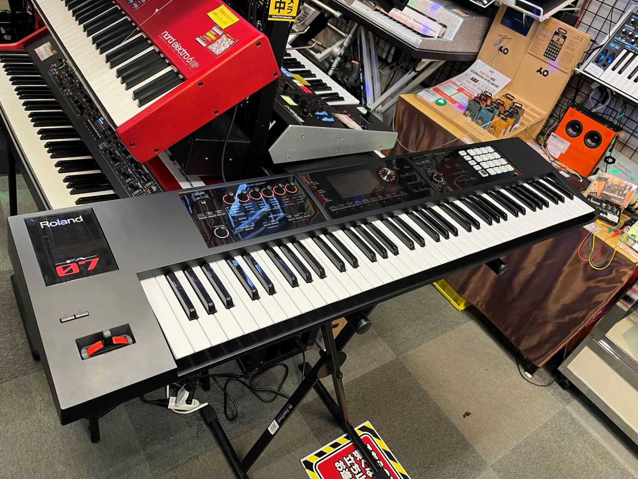 鍵盤楽器 Roland FA-07 人気ワークステーション・シンセに待望の76鍵モデル登場