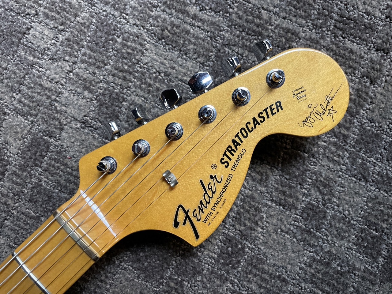 ST68-185YM フェンダージャパン イングヴェイモデル Yngwie Custom Shop vs. ST68-185YM Fender Japan Malmsteen(No