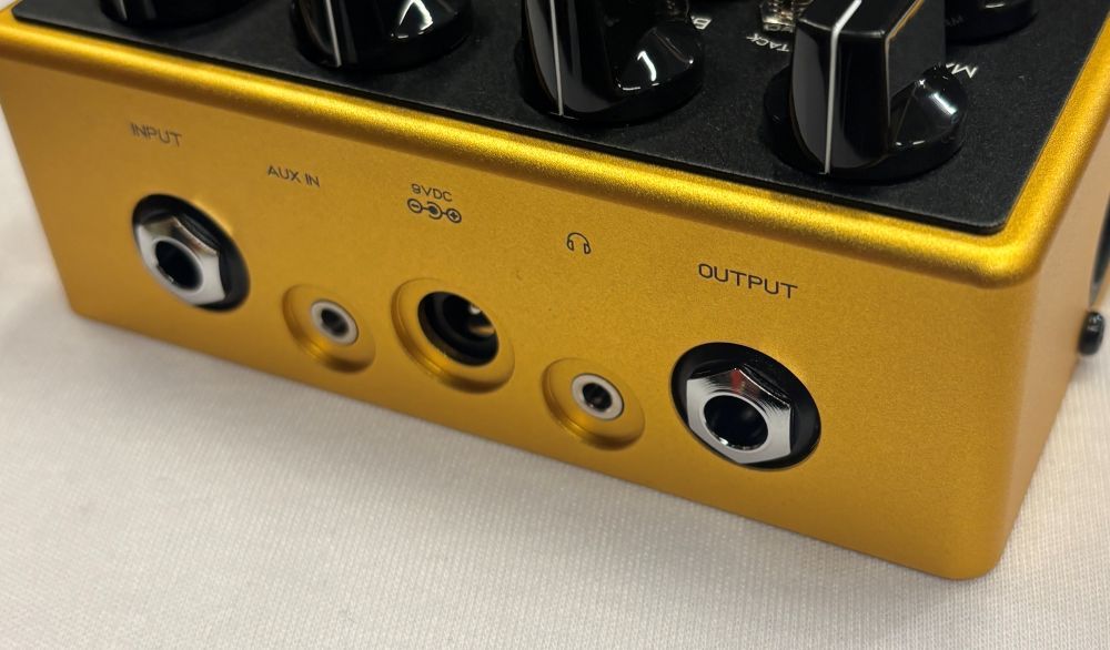 Darkglass Electronics Microtubes B7K Ultra V2 w/AUX Limited Gold