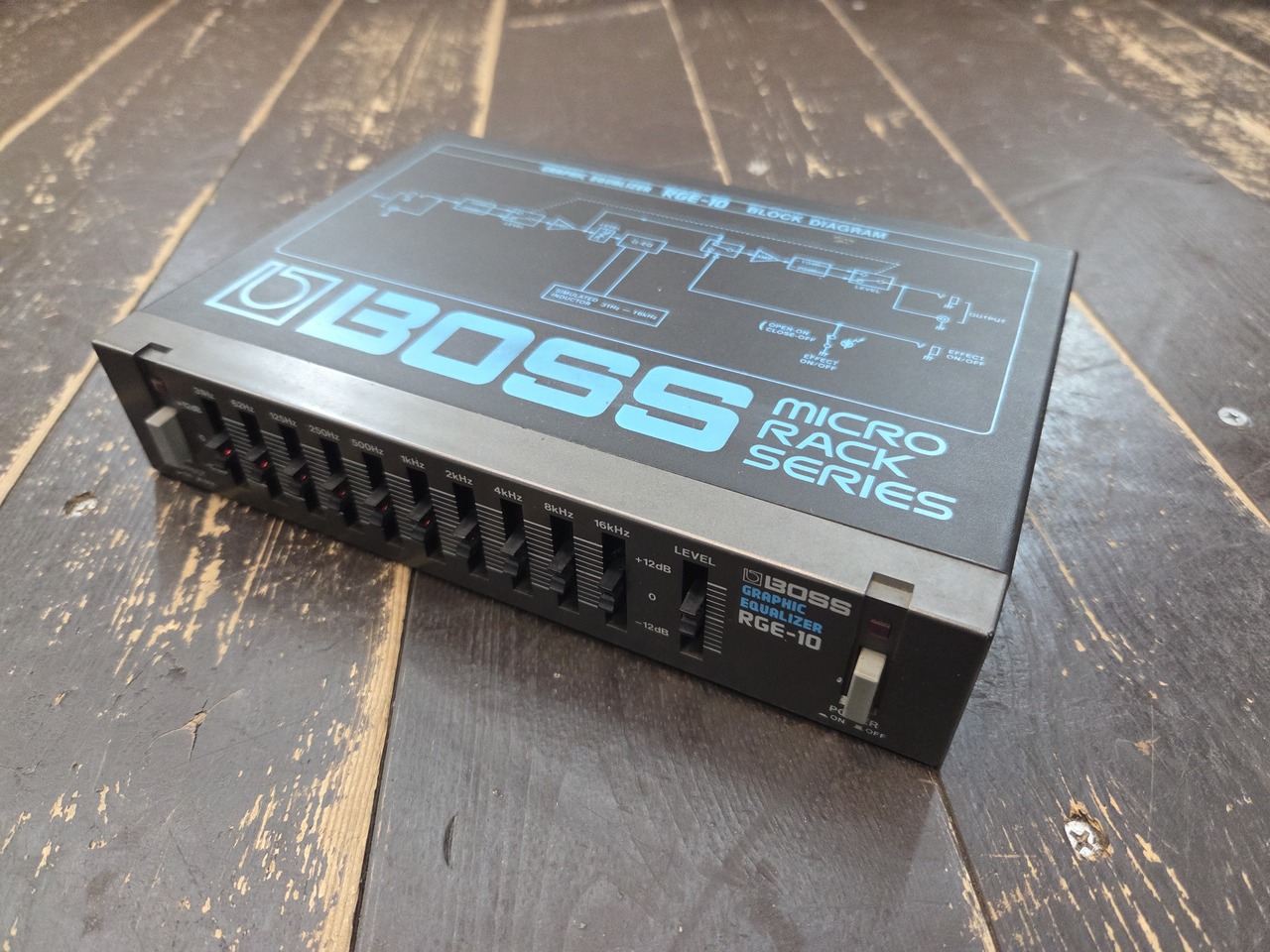 BOSS RGE-10 グラフィックイコライザー Amazon | Roland RGE-10 GRAPHIC Equalizer ローランド グラフィック