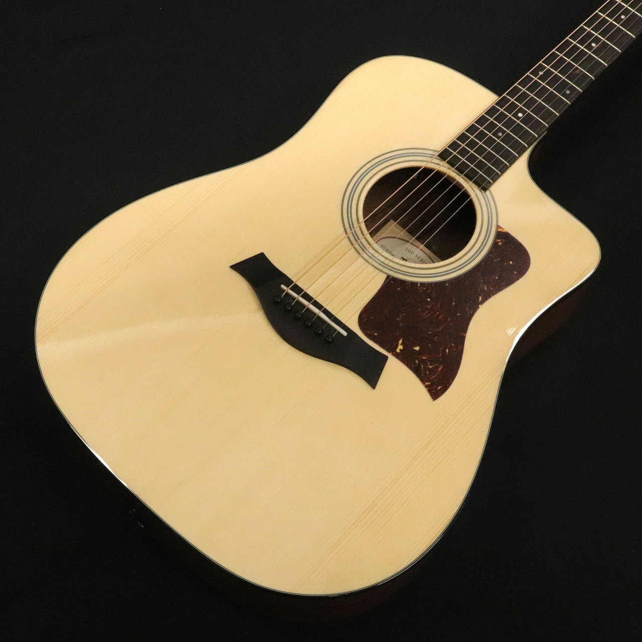 Taylor 210ce Plus（新品特価/送料無料）［デジマートSALE］【楽器検索