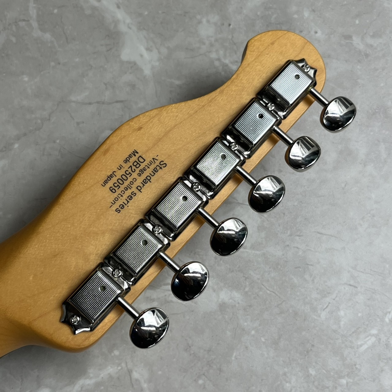 1950 KIGU 英国ヴィンテージ すみれの描かれたパウダーコンパクト