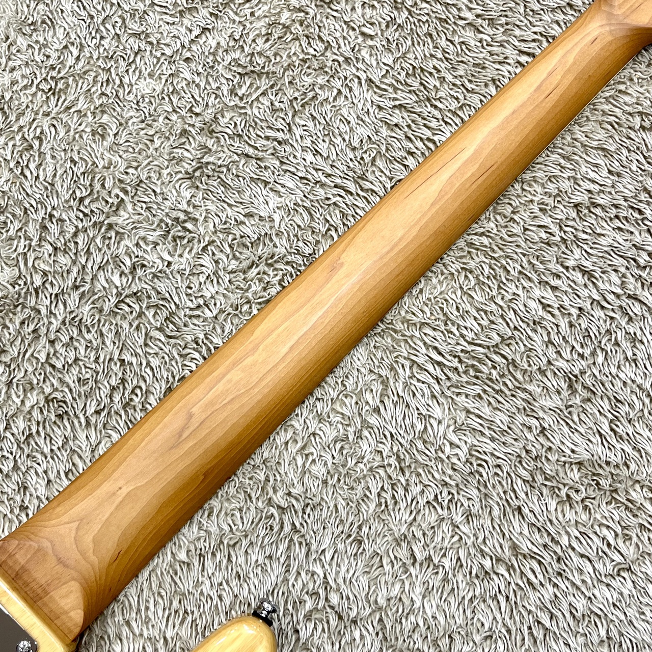 Sire Marcus Miller V8 5st NT (Natural)【アクティブ5弦ベース