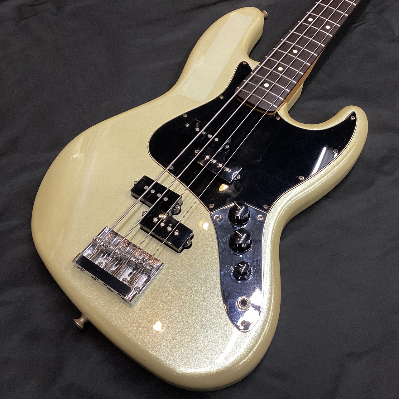 メーカーブランド不明 フェンダータイプ ジャズベースボディ 重厚サスティンブロック付 4点止めブリッジ フェンダーネック対応 ブラック JB62-58 OTM JB62-58⁄ジャズベース⁄本体のみ⁄2006-08年製⁄オーシャンターコイズメタリック