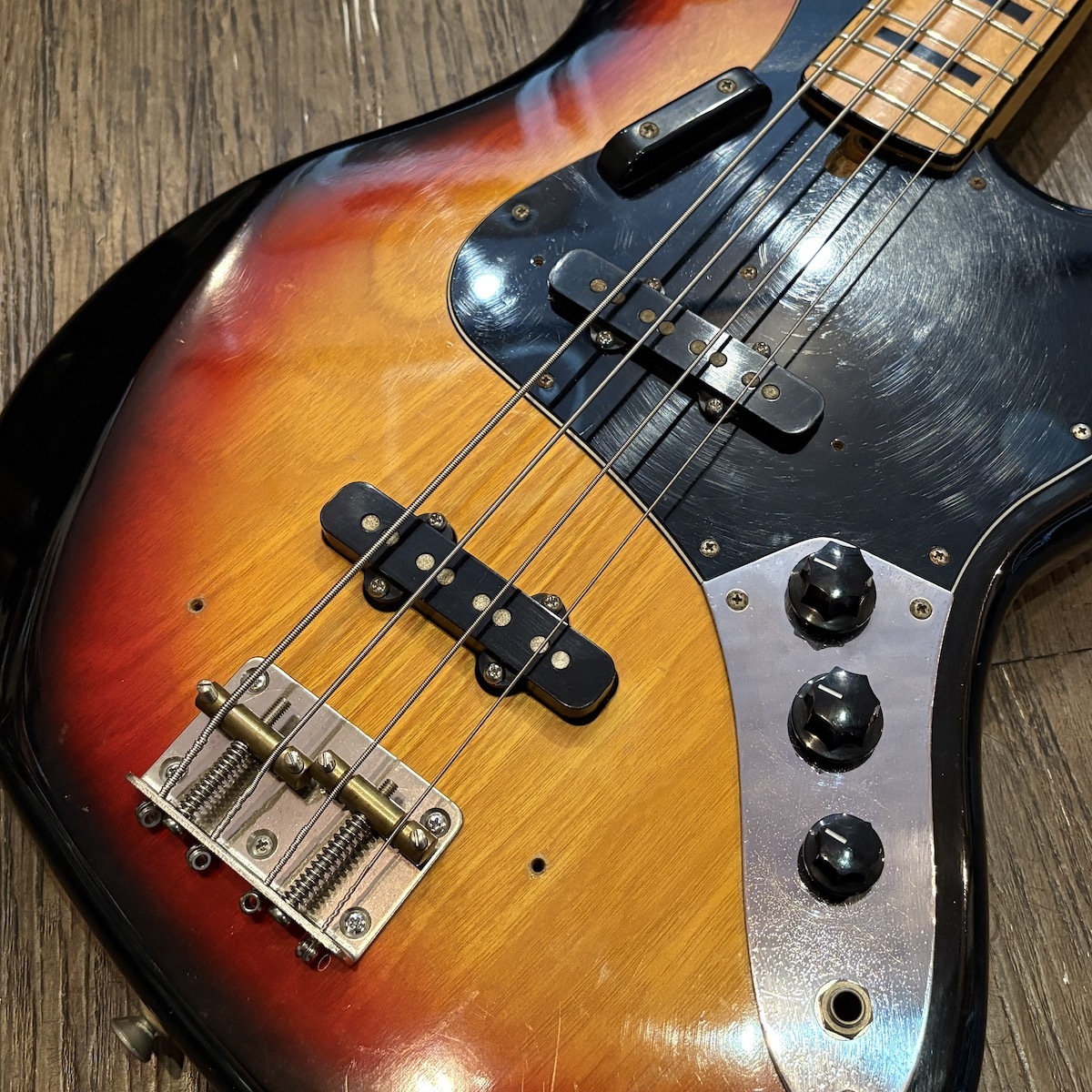 ハートマン　プレシジョンベース Fender VINTAGE Precision Bass '71 Refinish Sunburst/R