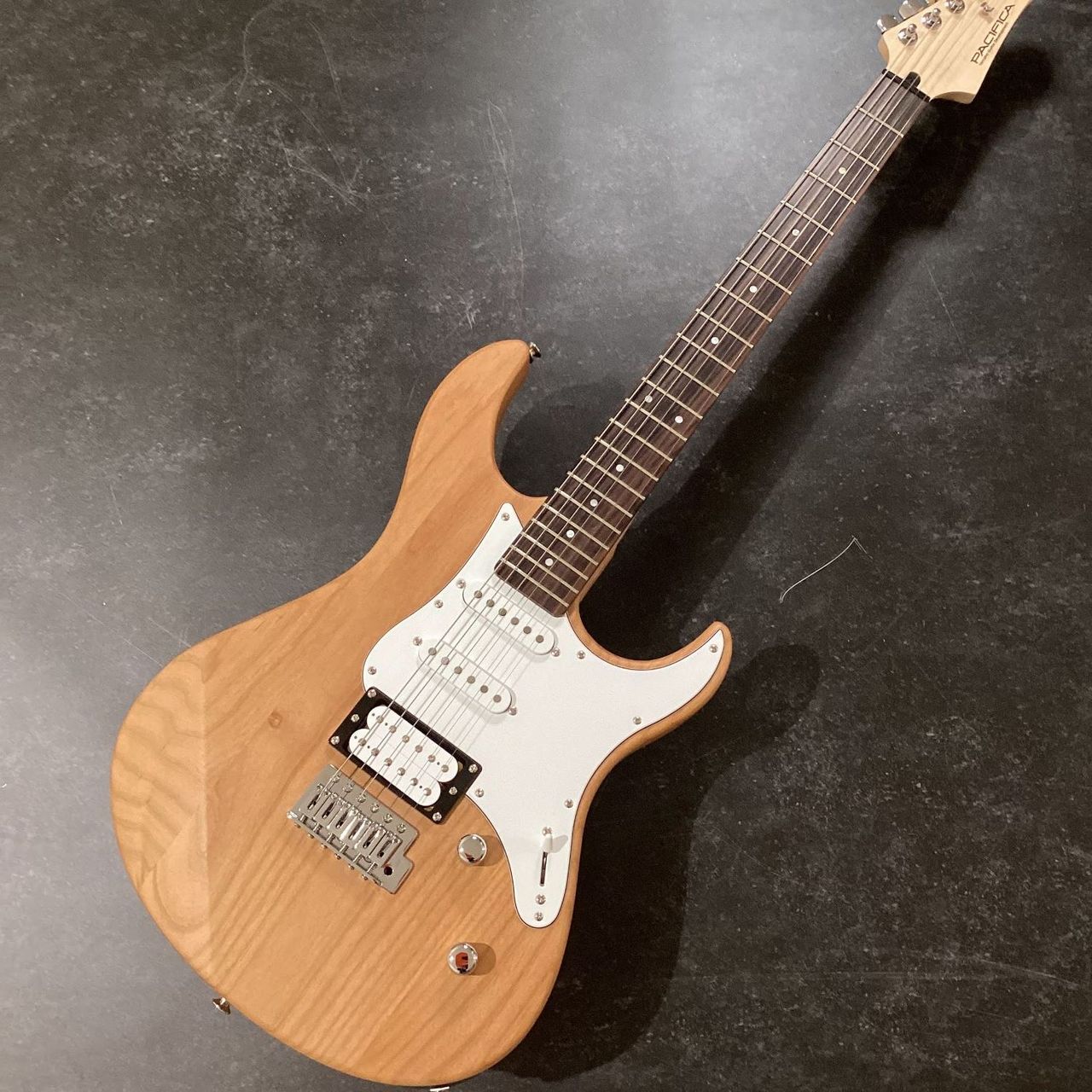 YAMAHA PACIFICA112V YNS イエローナチュラルサテンパシフィカ