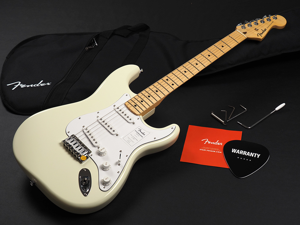 Fender Standard Stratocaster Maple Fingerboard White Pickguard