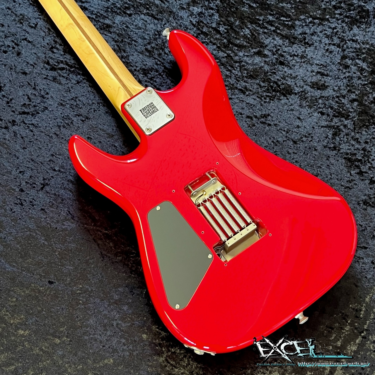 AIRCRAFT 「AC-7」ワンオフ品 | Zebra-Red & Black | 横山正氏