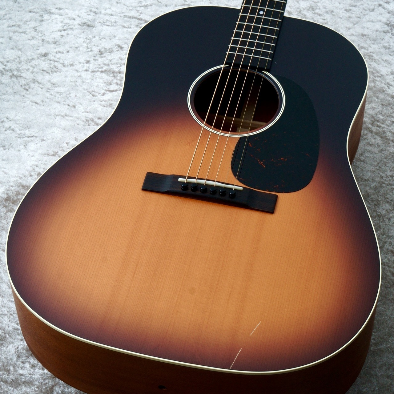 Martin DSS-17 -Whiskey Sunburst- 【渋いサンバーストカラー】【2025