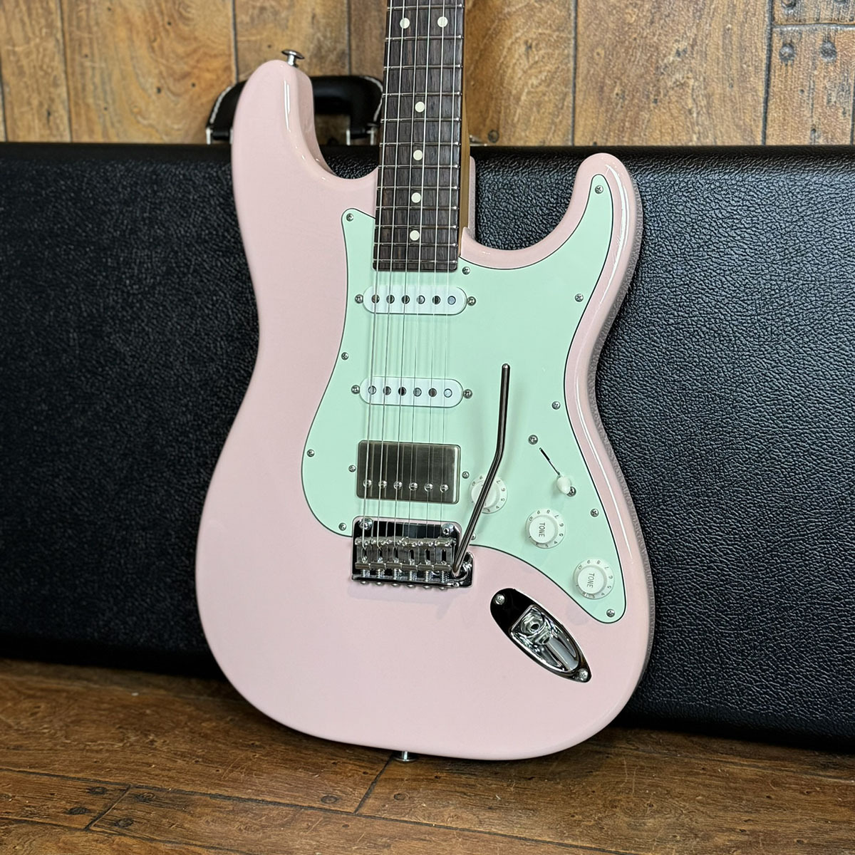 Suhr Mateus Asato Signature Classic S Antique Shell Pink（中古