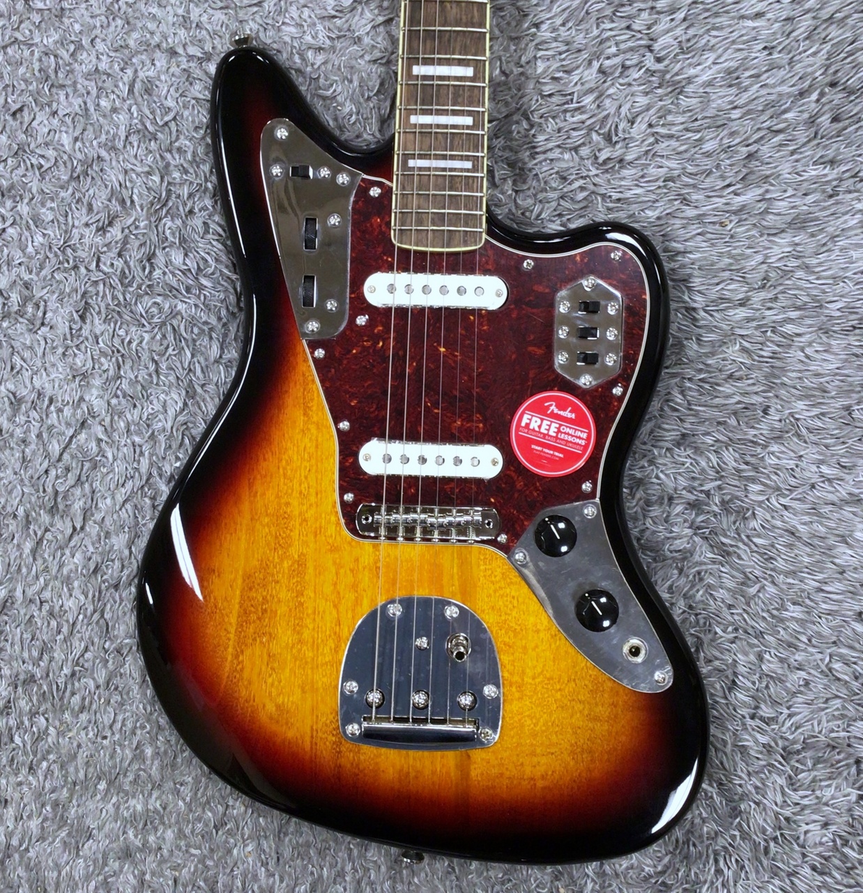 Squier by Fender Classic Vibe '70s Jaguar 3-Color Sunburst