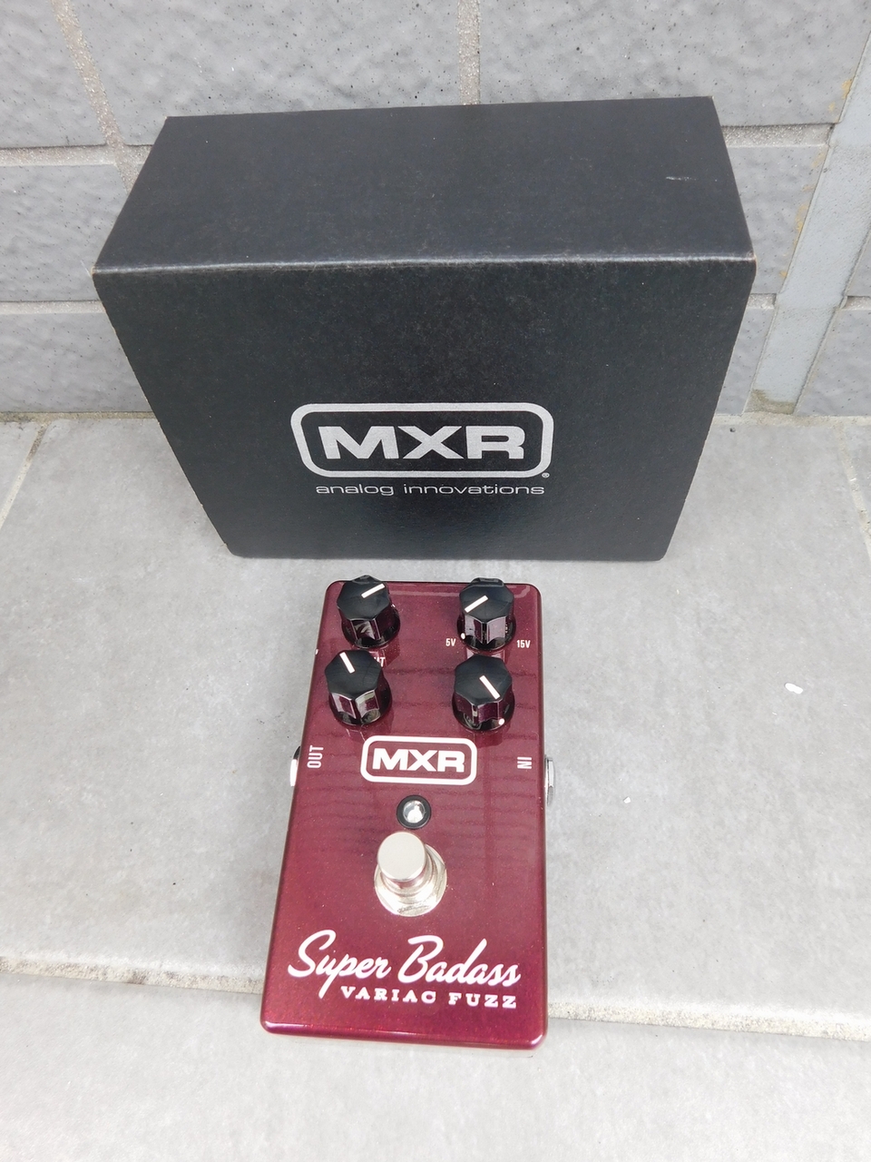 ギター MXR Super Badass Variag Fuzz MXR® SUPER BADASS® VARIAC FUZZ - Dunlop
