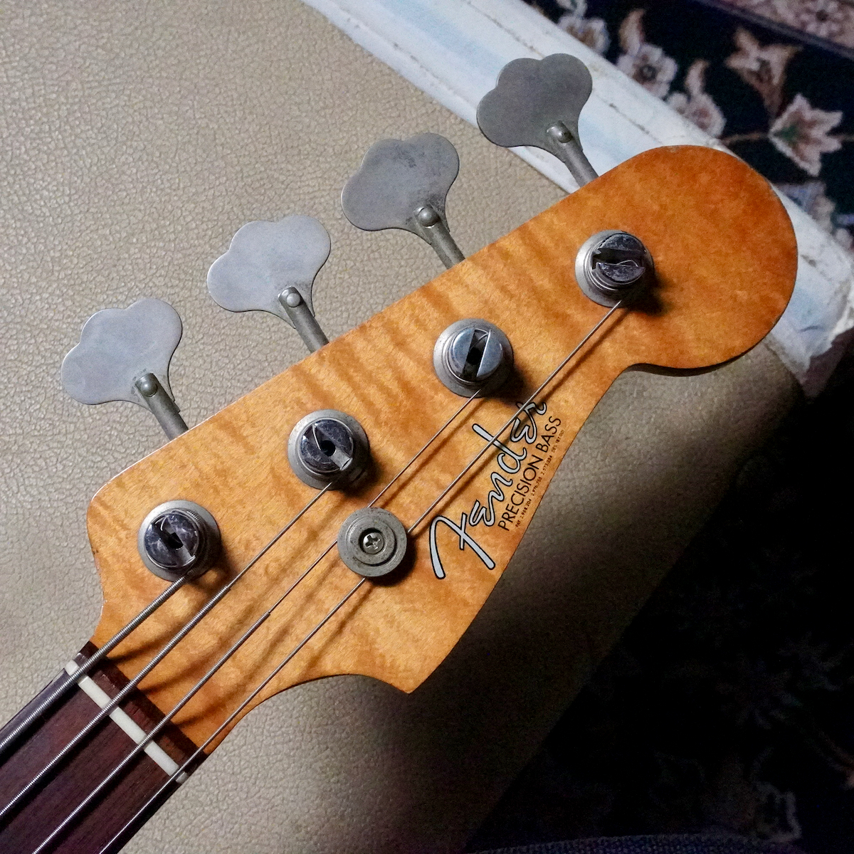 Fender 1963 Precision Bass Sunburst (Great flame Neck