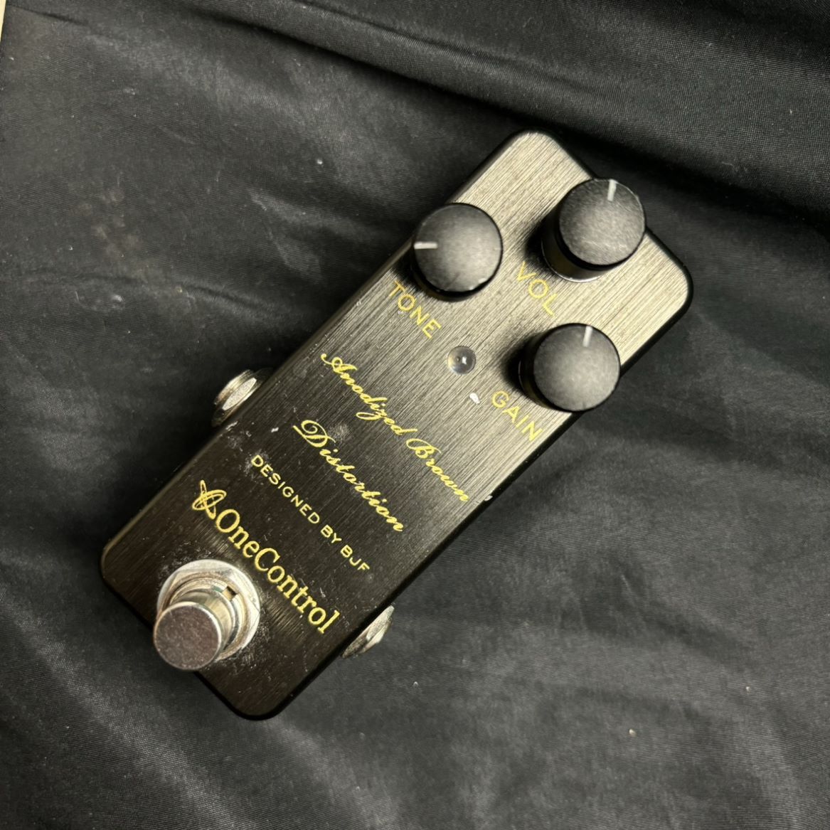 One Control ANODIZED BROWN DISTORTION 4K – OneControl