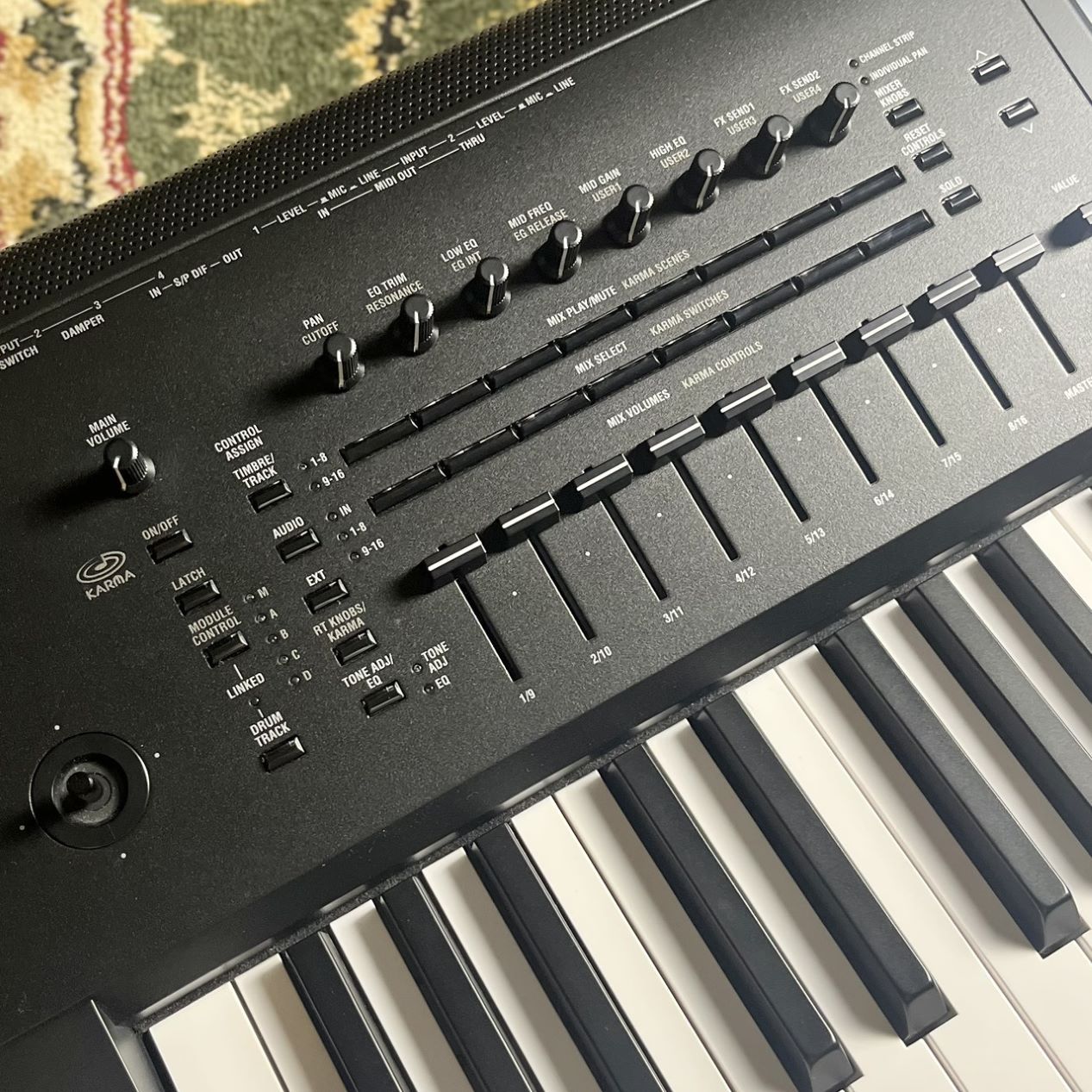 KORG 【展示品特価！】KRONOS3 73鍵盤 シンセサイザー/現物写真（新品