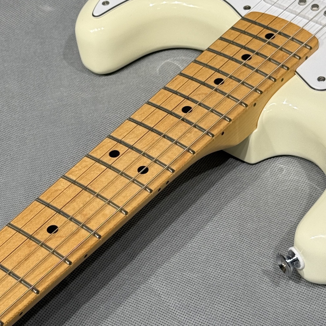 ギター FENDER AM STANDARD ST OWT/M 商品情報】Fender AMSTD/M(OWT) アメリカンスタンダード｜島村