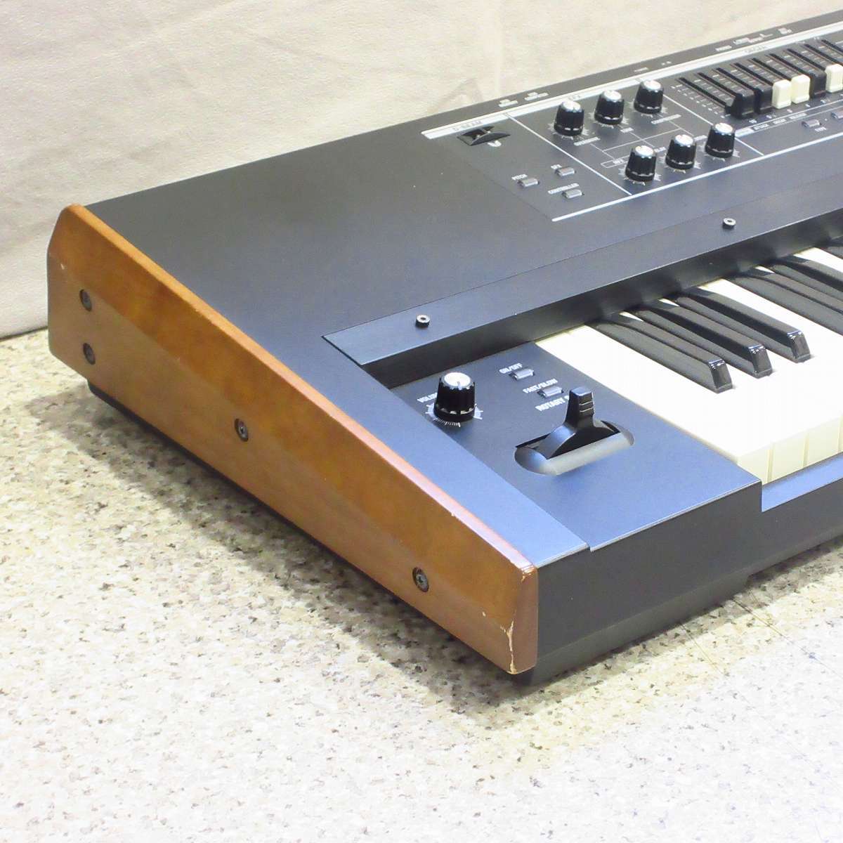 Roland VR-730 