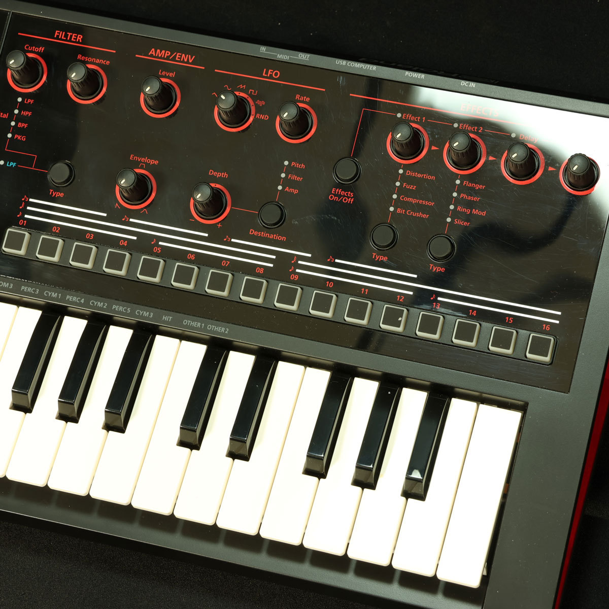 Roland JD-Xi Interactive Analog/Digital Crossover Synthesizer