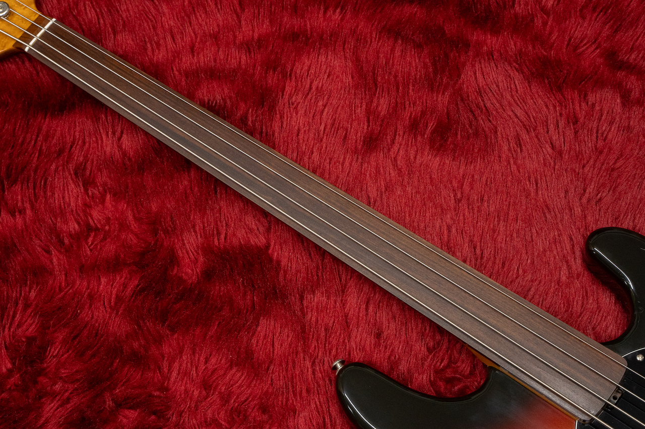 ERNIE BALL MUSIC MAN Stingray 4st FL #34266 4.37kg【委託品】【GIB