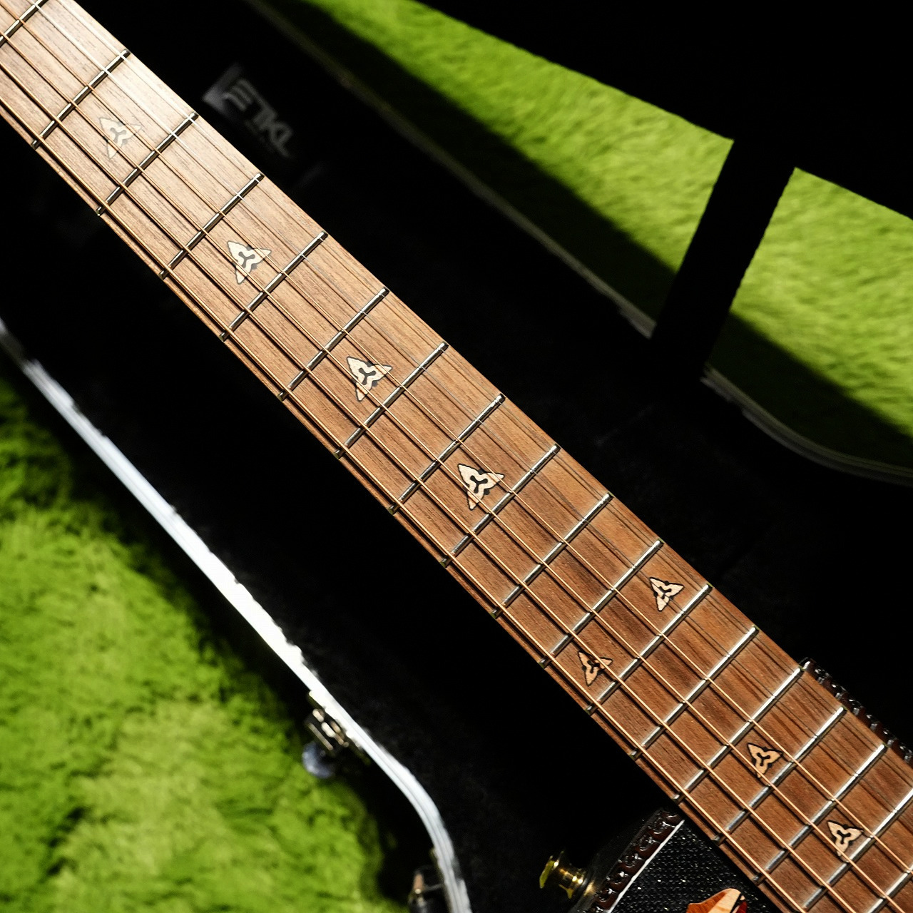 ショー 出会った時が最後W681アダマスアコースティックUSA製 激レア 4ce44dc9b4ba39ab21116da04c55f9
