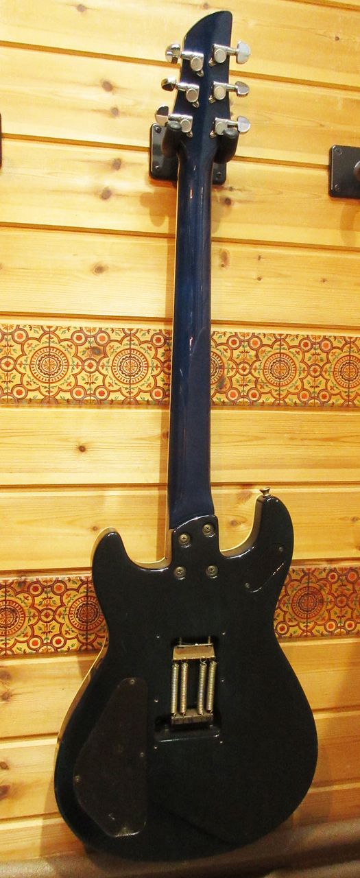 美品 FERNANDES JDA-85Y(115Y) ジャンヌ youモデル 美品 FERNANDES JDA-85Y(115Y) ジャンヌ youモデル ギター