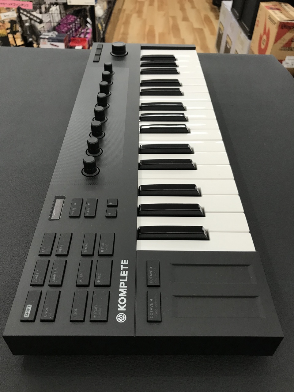 NATIVE INSTRUMENTS KOMPLETE KONTROL M32（中古）【楽器検索デジマート】