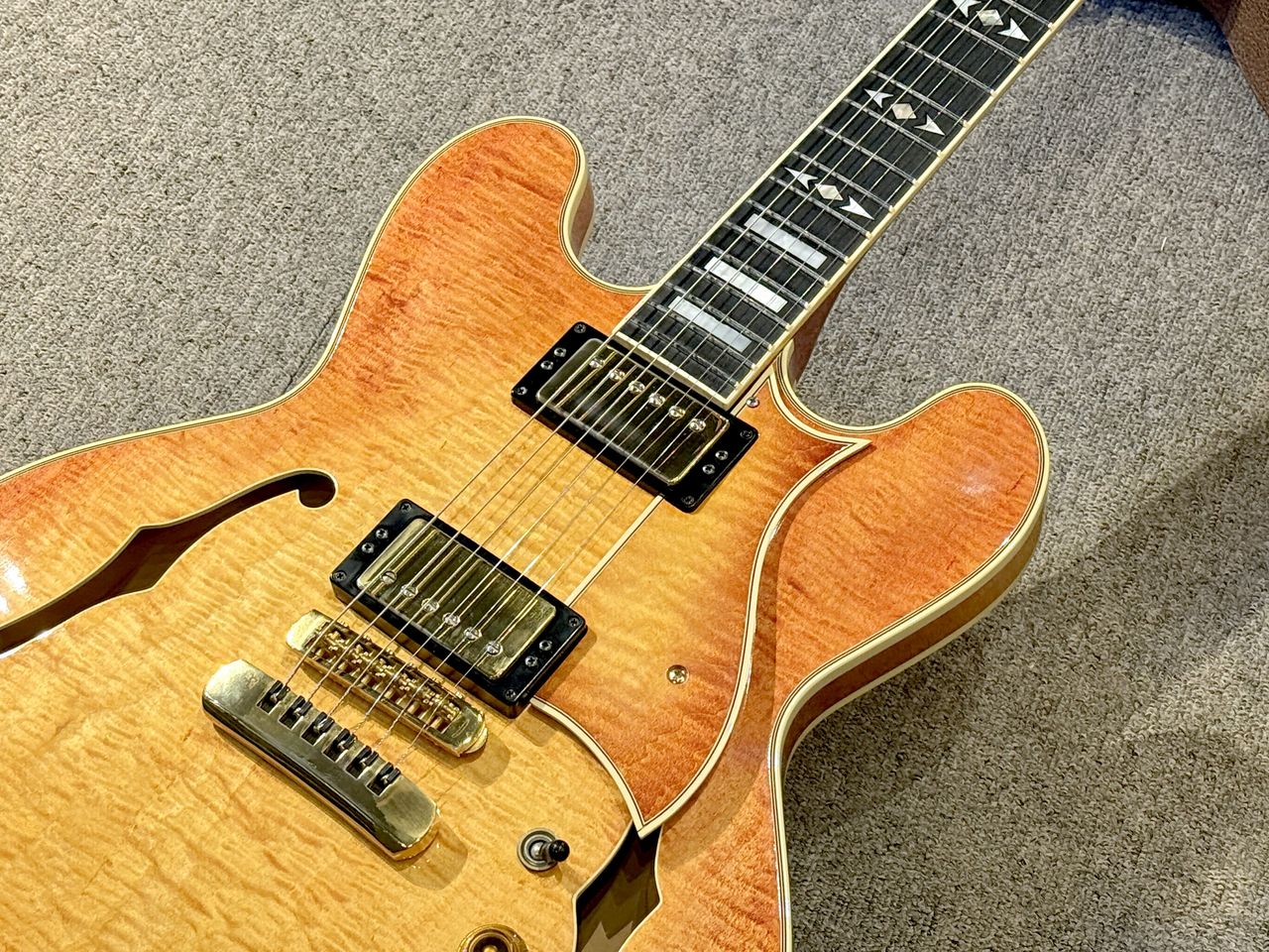 Heritage H-555 Almond Sunburst（中古）【楽器検索デジマート】