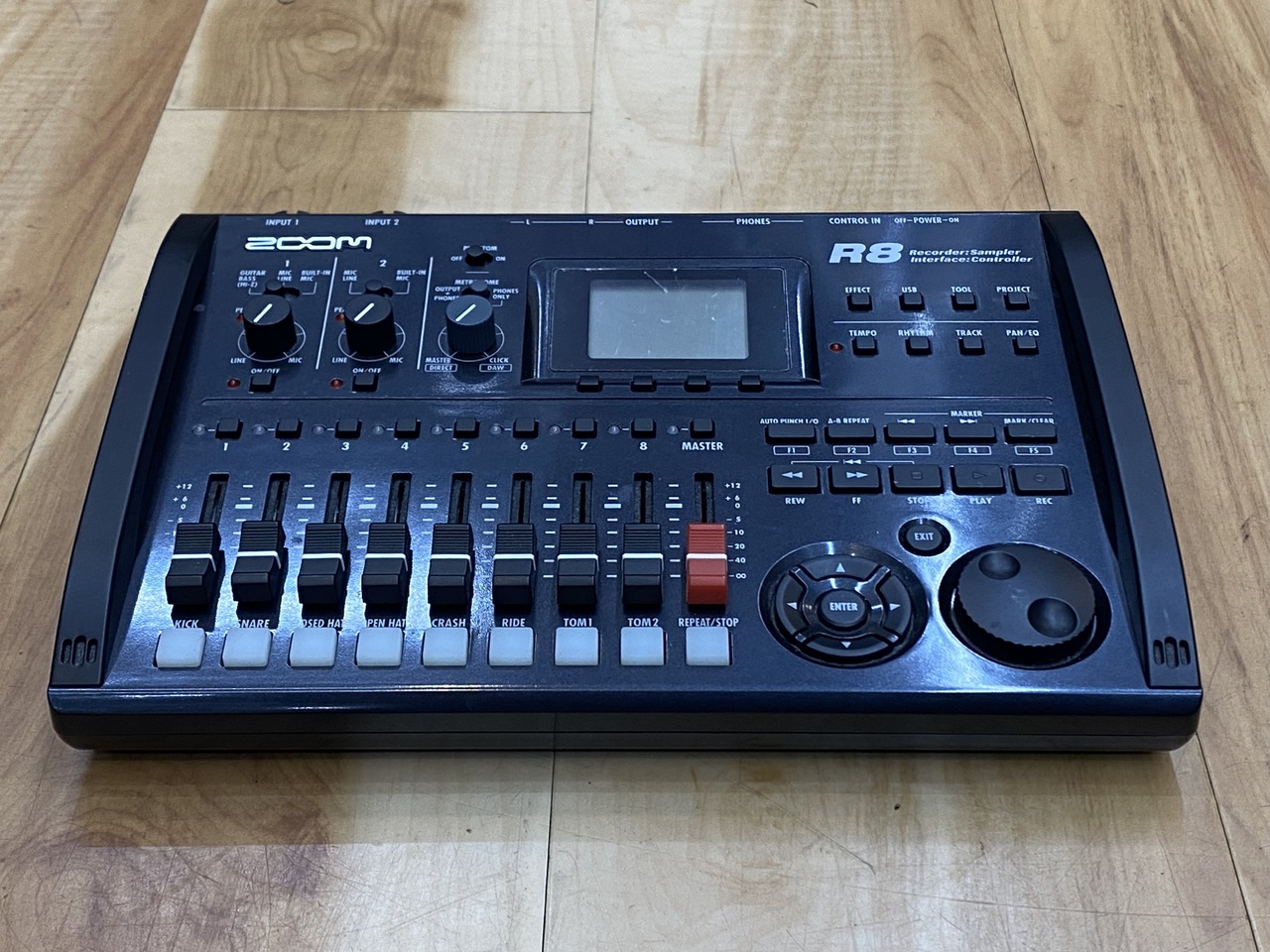 ZOOM R8 レコーダー・インターフェース・サンプラー DSC_2508_91ffaecd-fc38-45af-