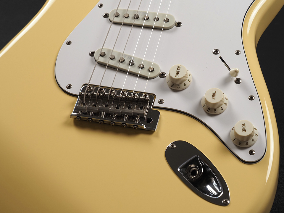 Fender Japan ST-YJM Yngwie J. Malmsteen Model ~Yellow White