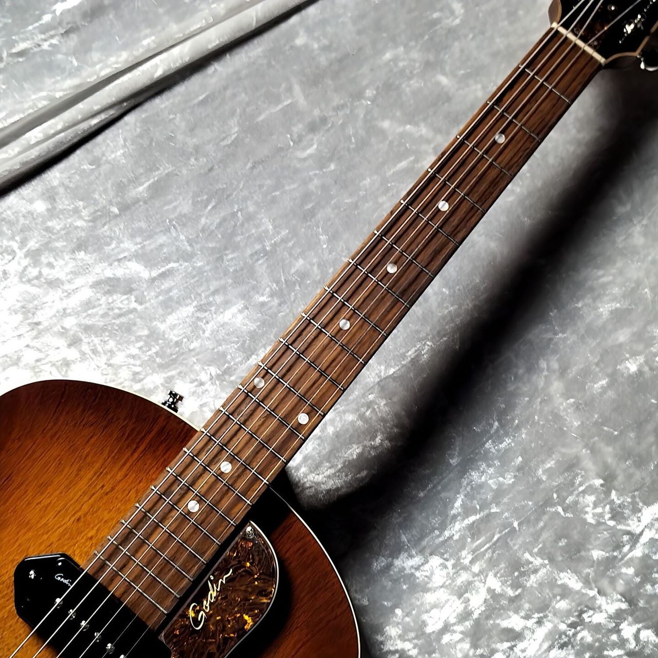 Godin 5th Avenue Kingpin P90 Cognac Burst フルアコギター 【現物