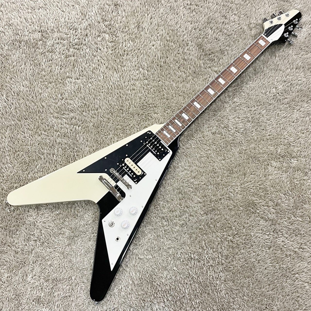 Edwards flying V