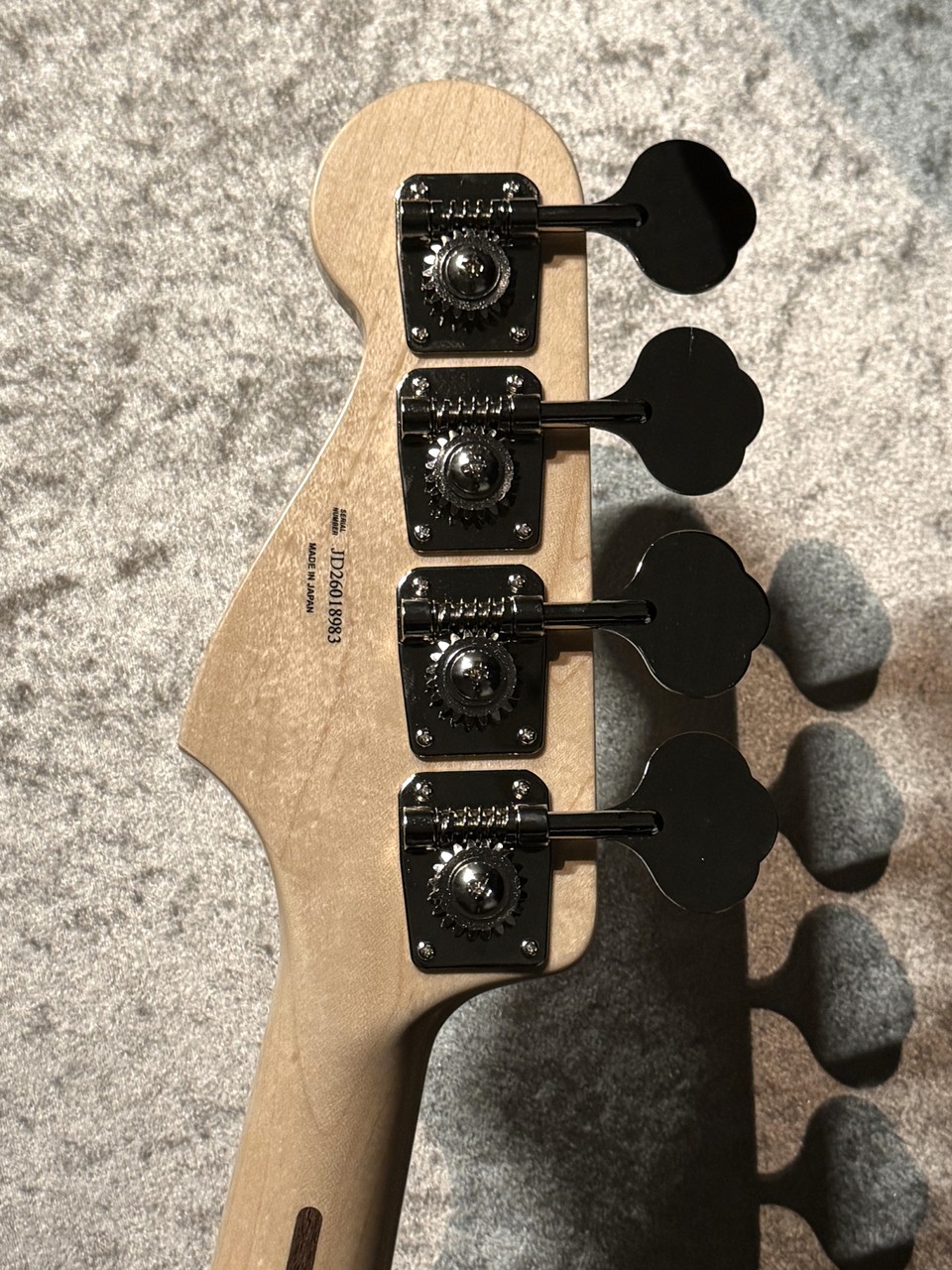 Fender FSR Made in Japan Traditional 70s Jazz Bass -Black