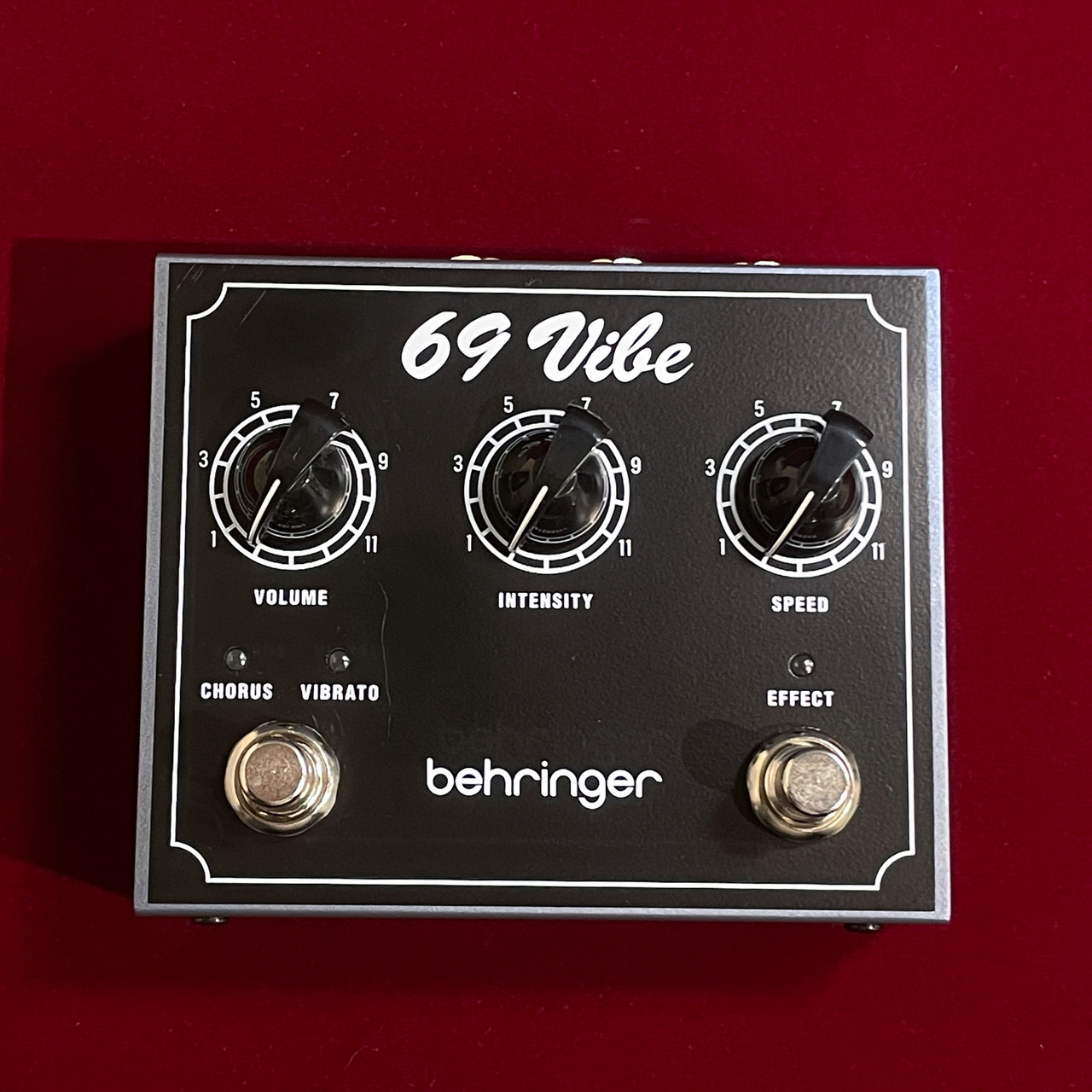 BEHRINGER 69 VIBE 【アウトレット特価】【未展示在庫】（B級