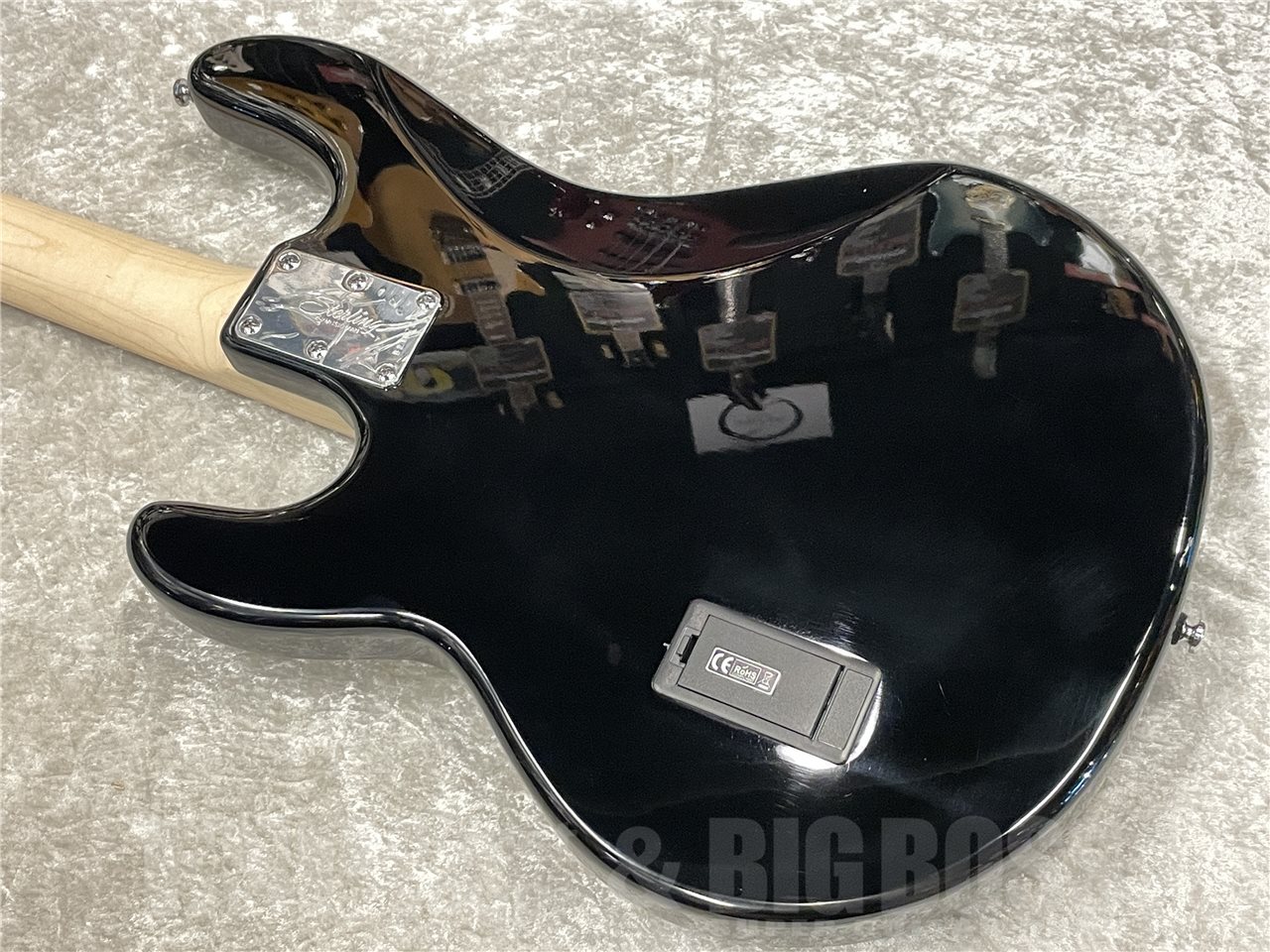 Sterling by MUSIC MAN SUB Series StingRay Ray 4【Black】（新品