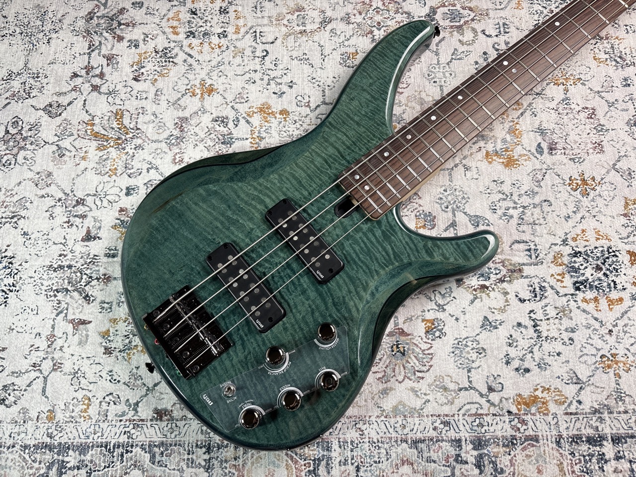 YAMAHA TRBX604FM IDB インディゴブルー エレキベース【現物画像】