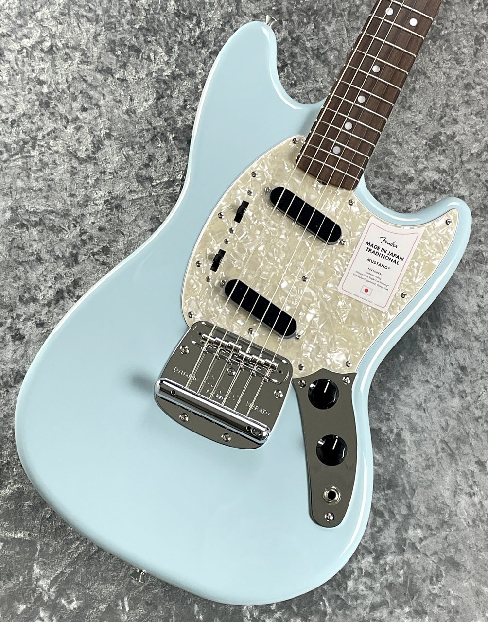 Fender Made In Japan Traditional 60s Mustang -Daphne Blue