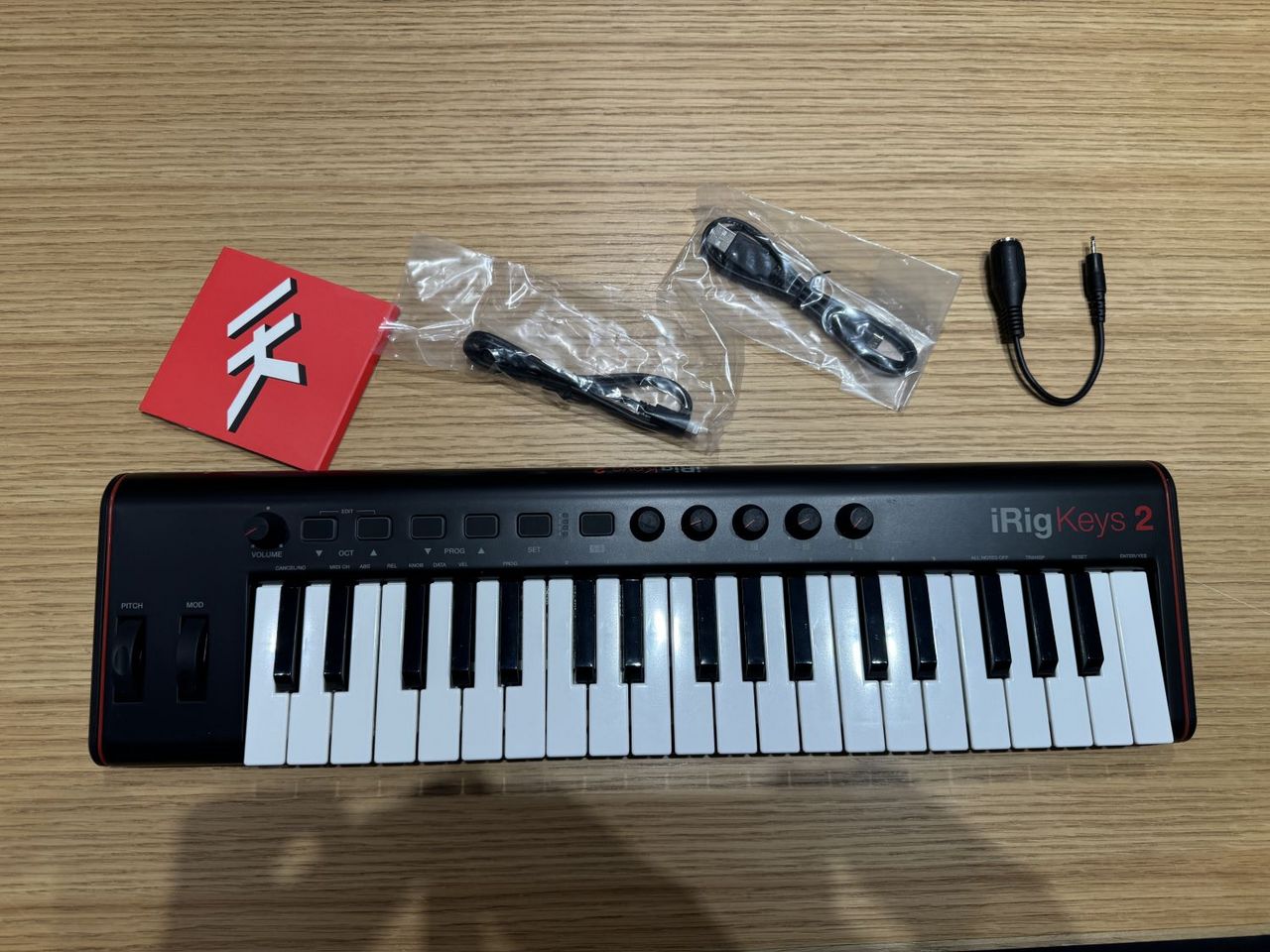IK Multimedia iRig Keys2 37鍵盤 ミニサイズ MIDIキーボードコントローラー（B級特価/送料無料）【楽器検索デジマート】