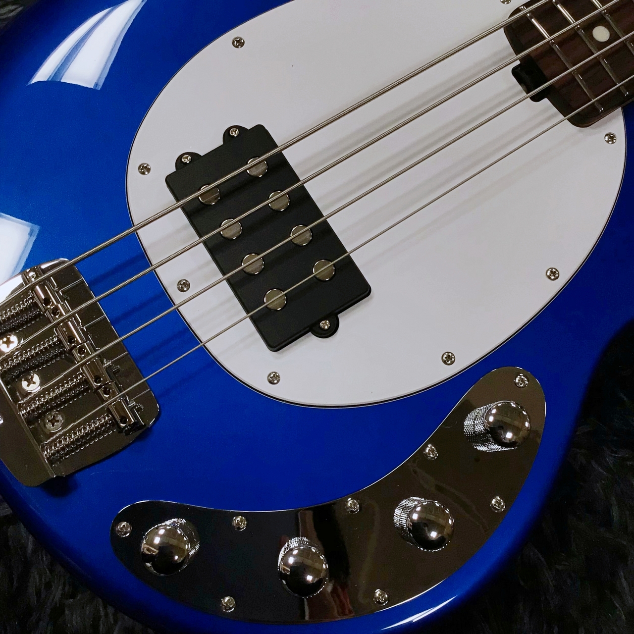 MUSIC MAN Stingray Special 4 Blue Pearl【アウトレット特価