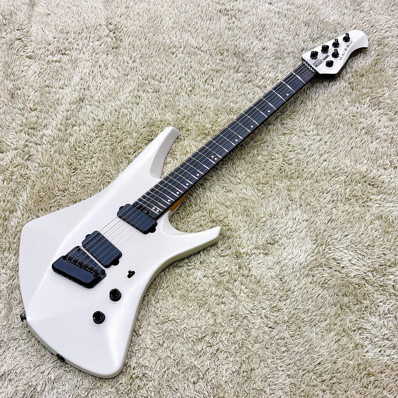 MUSIC MAN Kaizen 6 E CHALK WHITE 【アウトレット品】【トシン