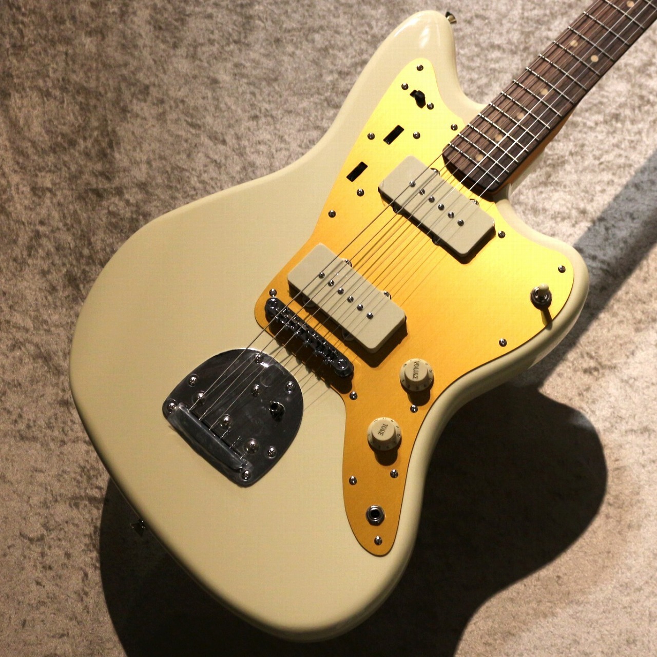 Squier by Fender 【人気モデル!】J Mascis Jazzmaster ~Vintage White