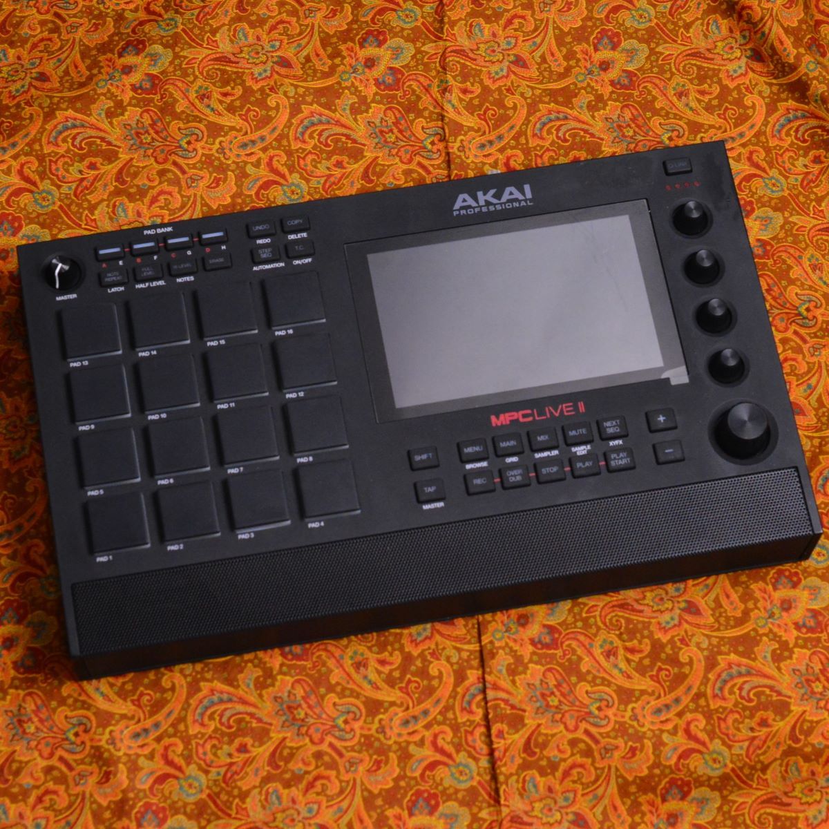 AKAI MPC Live Ⅱ【店頭展示機特価】（B級特価/送料無料）【楽器検索 