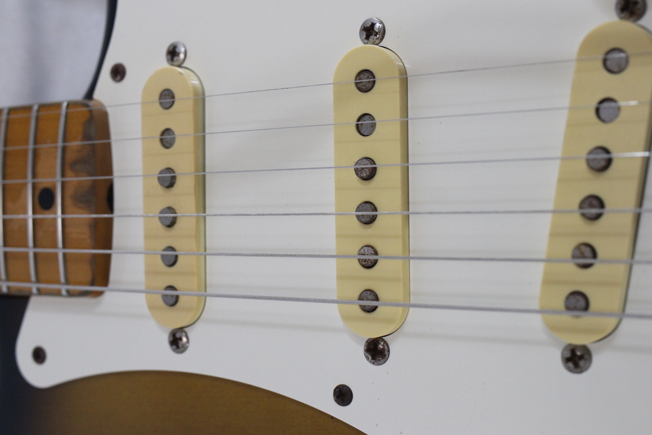 fender japan st57-VSP 雰囲気イケメン ケース付き