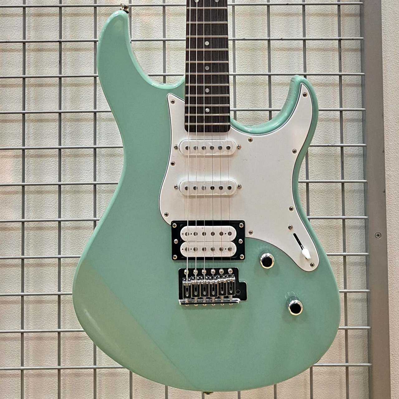 美品 YAMAHA ヤマハ Pacifica112V SOB ソニックブルー 楽天市場】YAMAHA エレキギター PACIFICA112V SOB ソニック