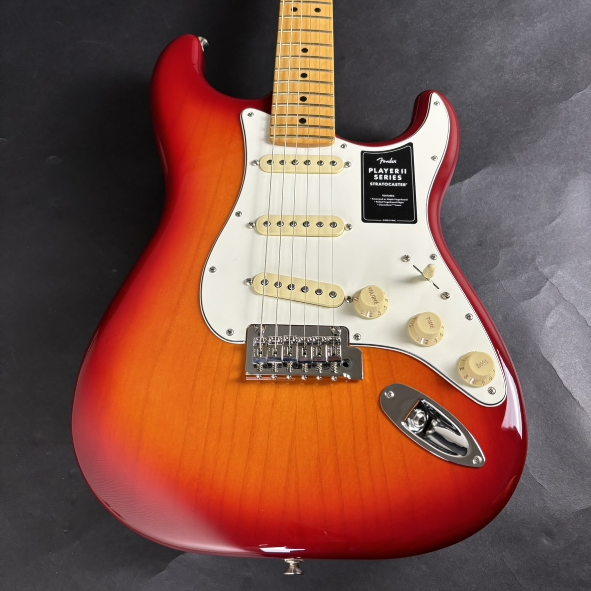 Fender Player Ⅱ Stratocaster Maple Fingerboard Aged Cherry Burst