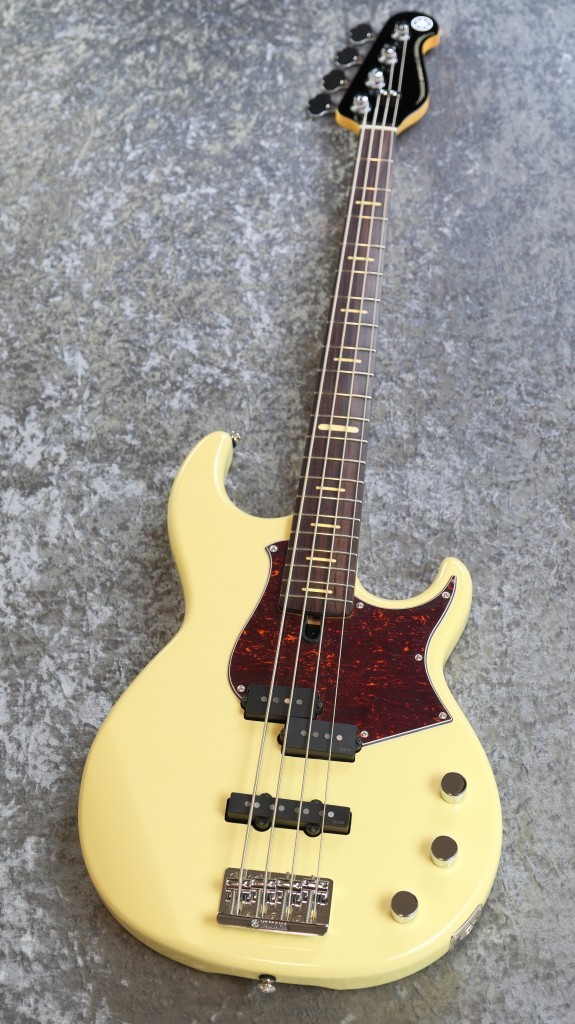 YAMAHA BBP34 - Vintage White -【4.26kg】【#ILX226E】（新品）【楽器