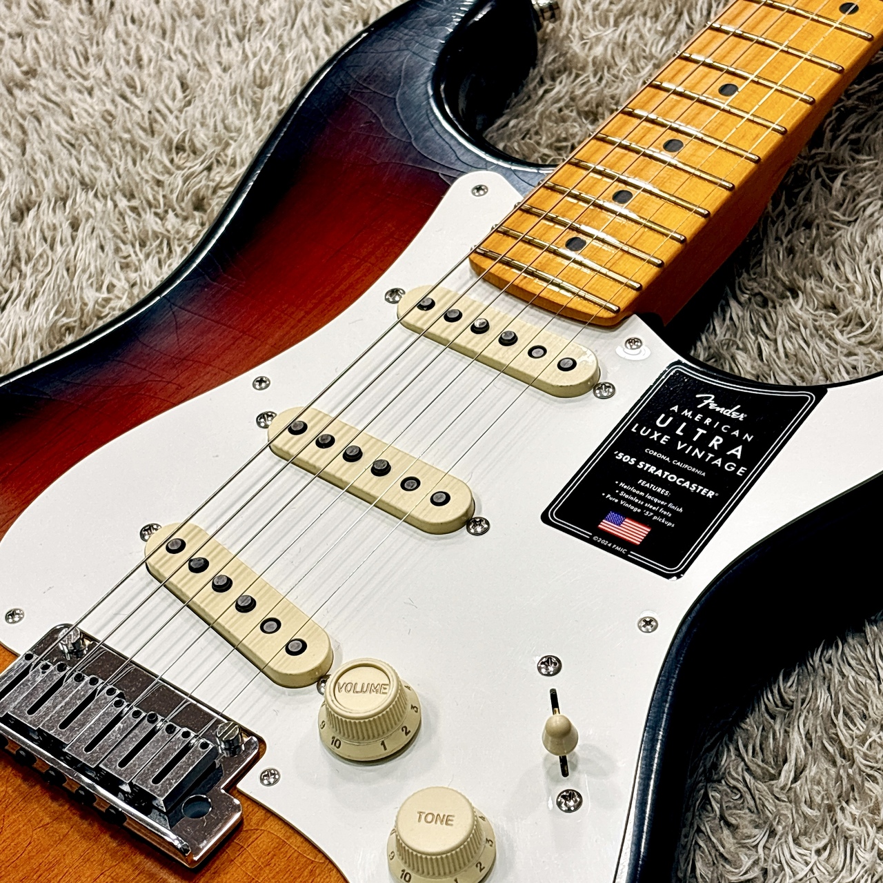 オールラッカー Fender 50s Stratocaster Fender New American Vintage 1959 Stratocaster Aztec Gold