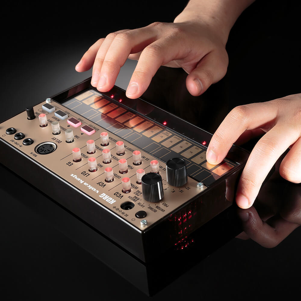 KORG volca keys 【シンプルな3音アナログ・シンセサイザー】【即納