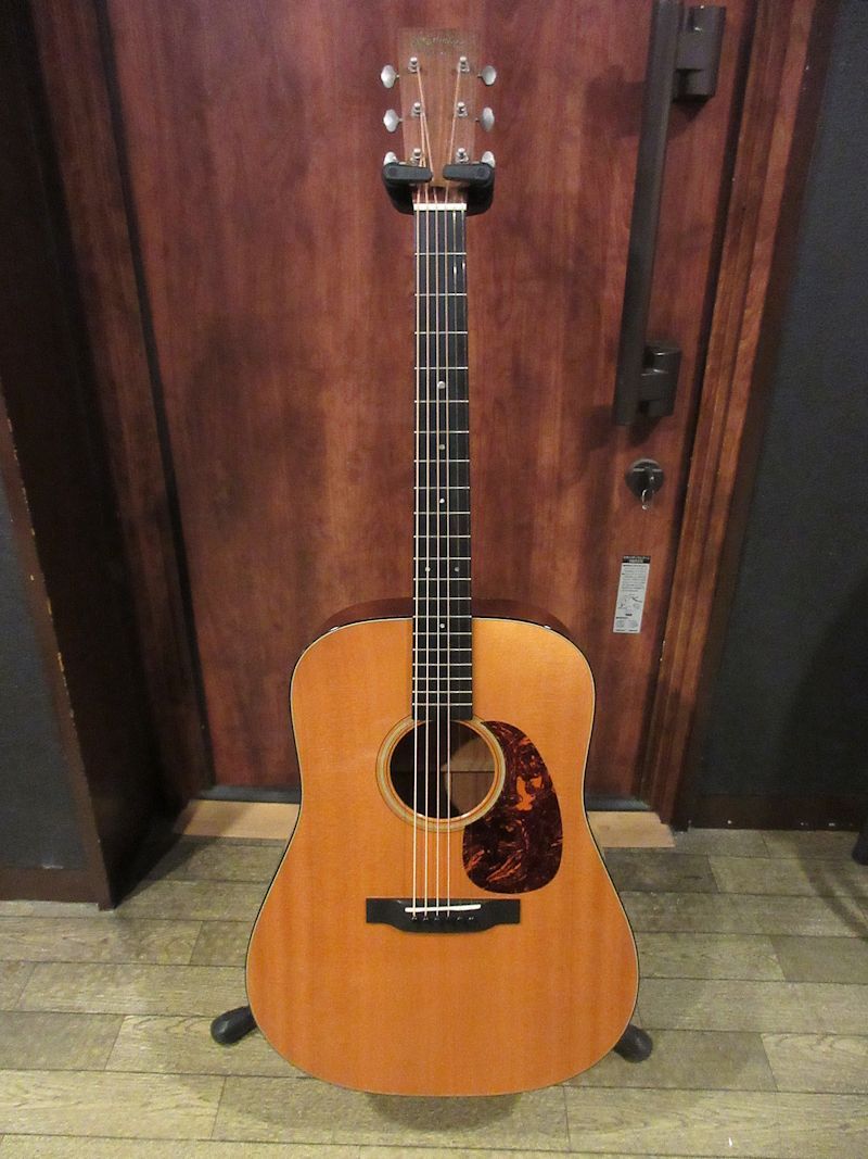 マーチンD-１８の出品です。 Martin マーチン D-18*1977 | ワタナベ楽器店 京都本店