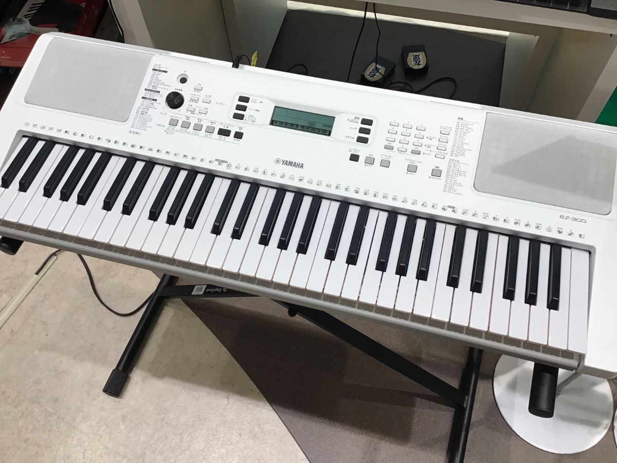 YAMAHA EZ-300 光る鍵盤 61鍵盤EZ300