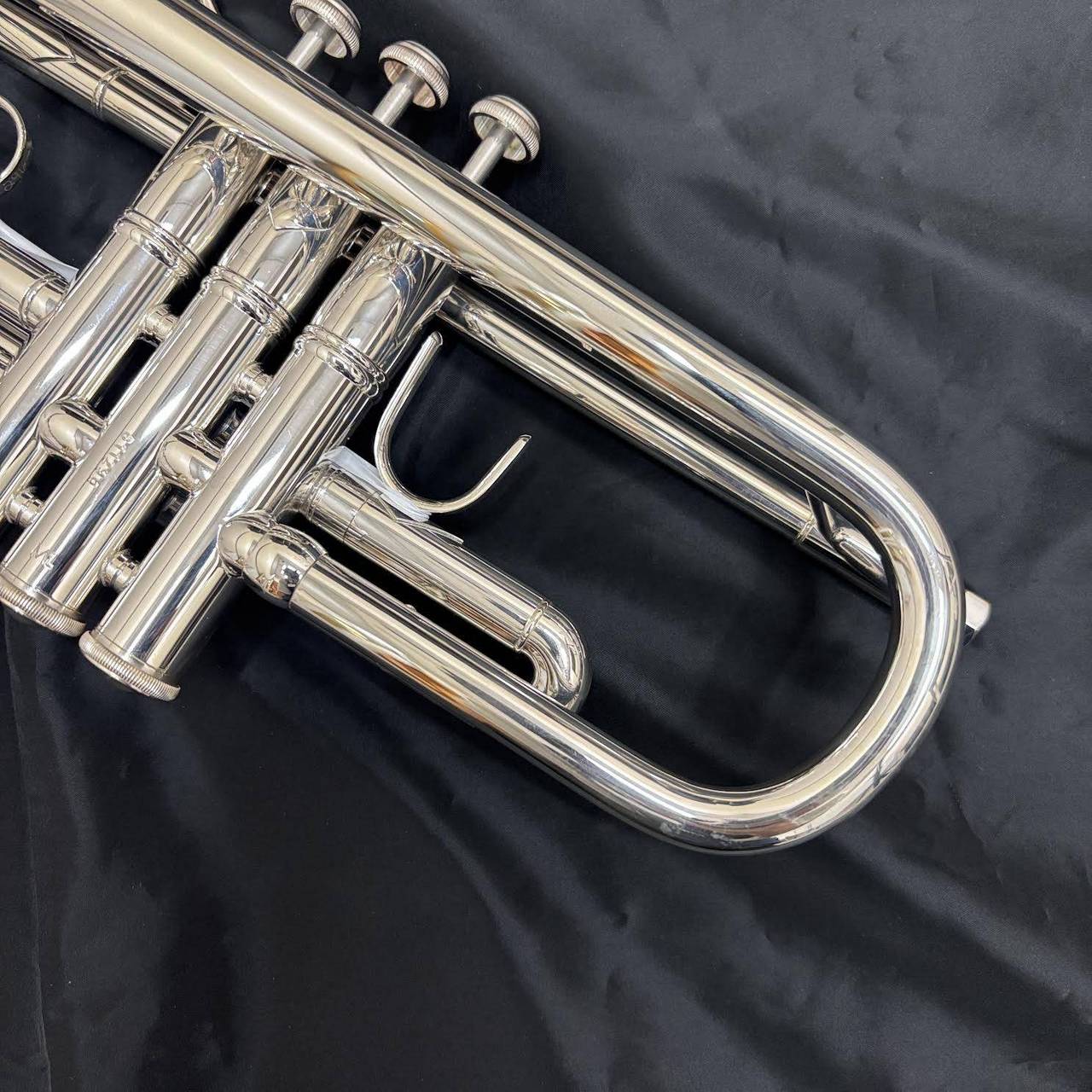 Bach 180ML37SP イエローブラス・シルバー仕上げ B♭ トランペット